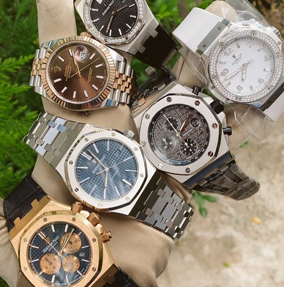 Lot of Important watches - Mondani Web